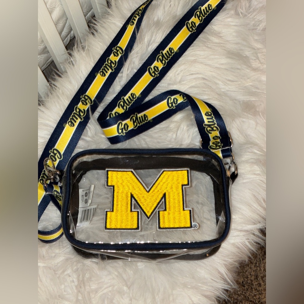 Michigan Wolverines Team Stripe Clear Crossbody Bag - Picture 6 of 8